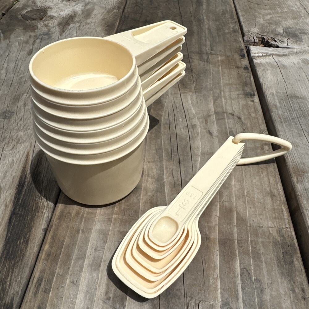 Vtg Tupperware Measuring Cups and Spoons Set Light Yellow Cream Nesting Cups